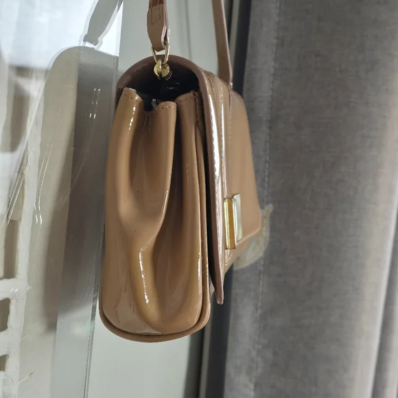 L.K. Bennett Elegant Nude Patent Leather Shoulder Bag - Picture 4 of 15
